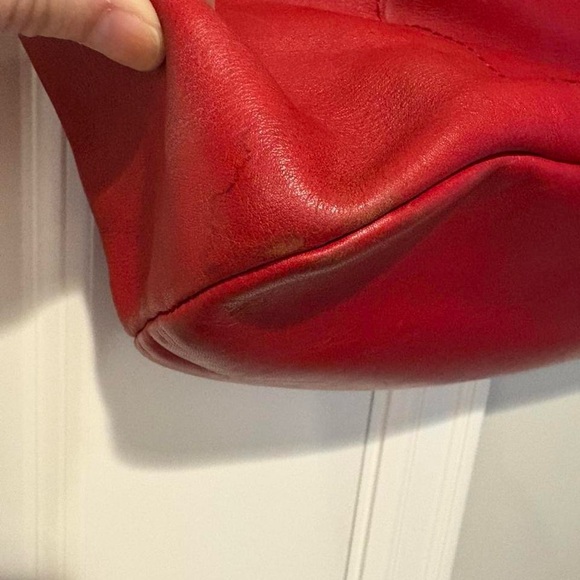 Kate Spade Two-Tone Red and Orange leather Tote some wear see pics . Gorgerous - Picture 4 of 11